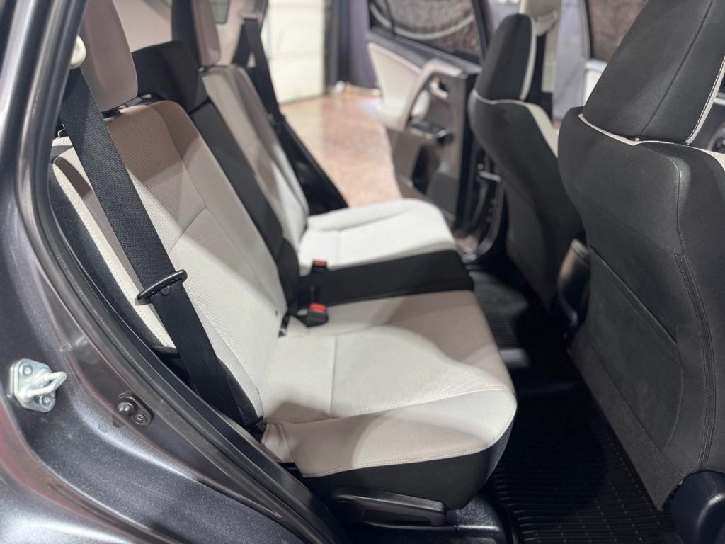 Toyota RAV4 XLE AWD (Natl) 2017