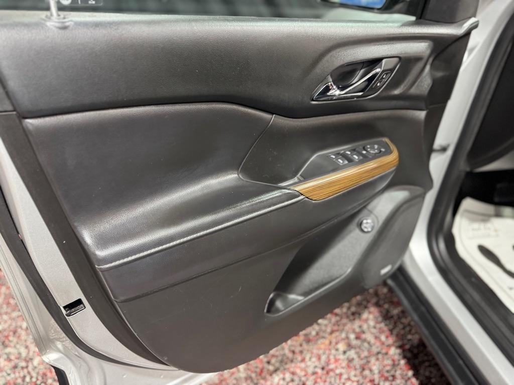 GMC Acadia FWD 4dr SLE w/SLE-2 2018