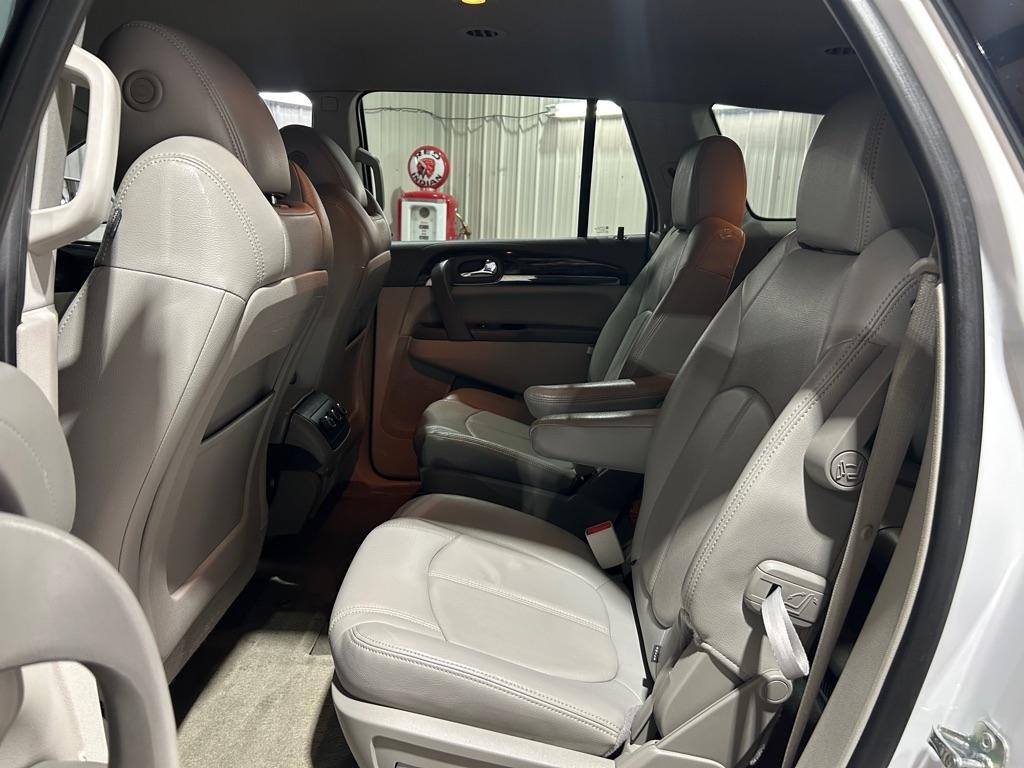 Buick Enclave FWD 4dr Convenience 2016
