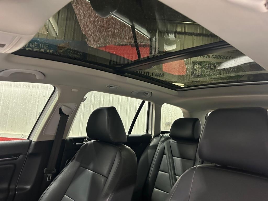 Volkswagen Jetta SportWagen 4dr DSG TDI 2012