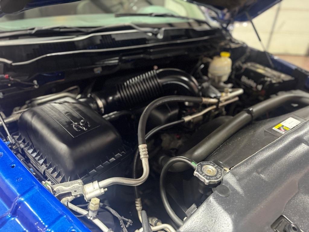 RAM 1500 4WD Reg Cab 140.5" Big Horn 2016