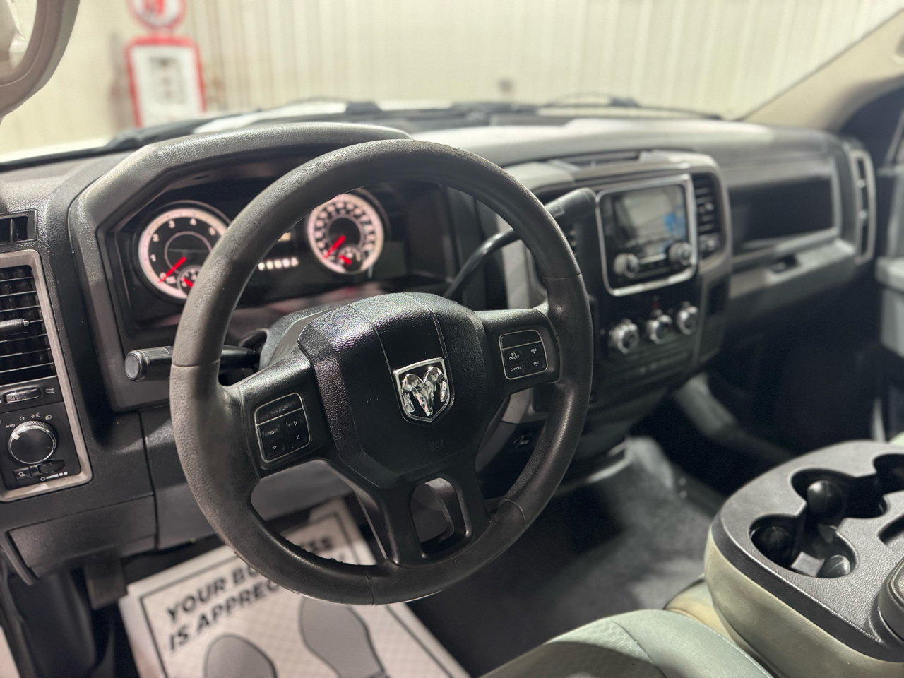 RAM 1500 4WD Reg Cab 140.5" Tradesman 2015