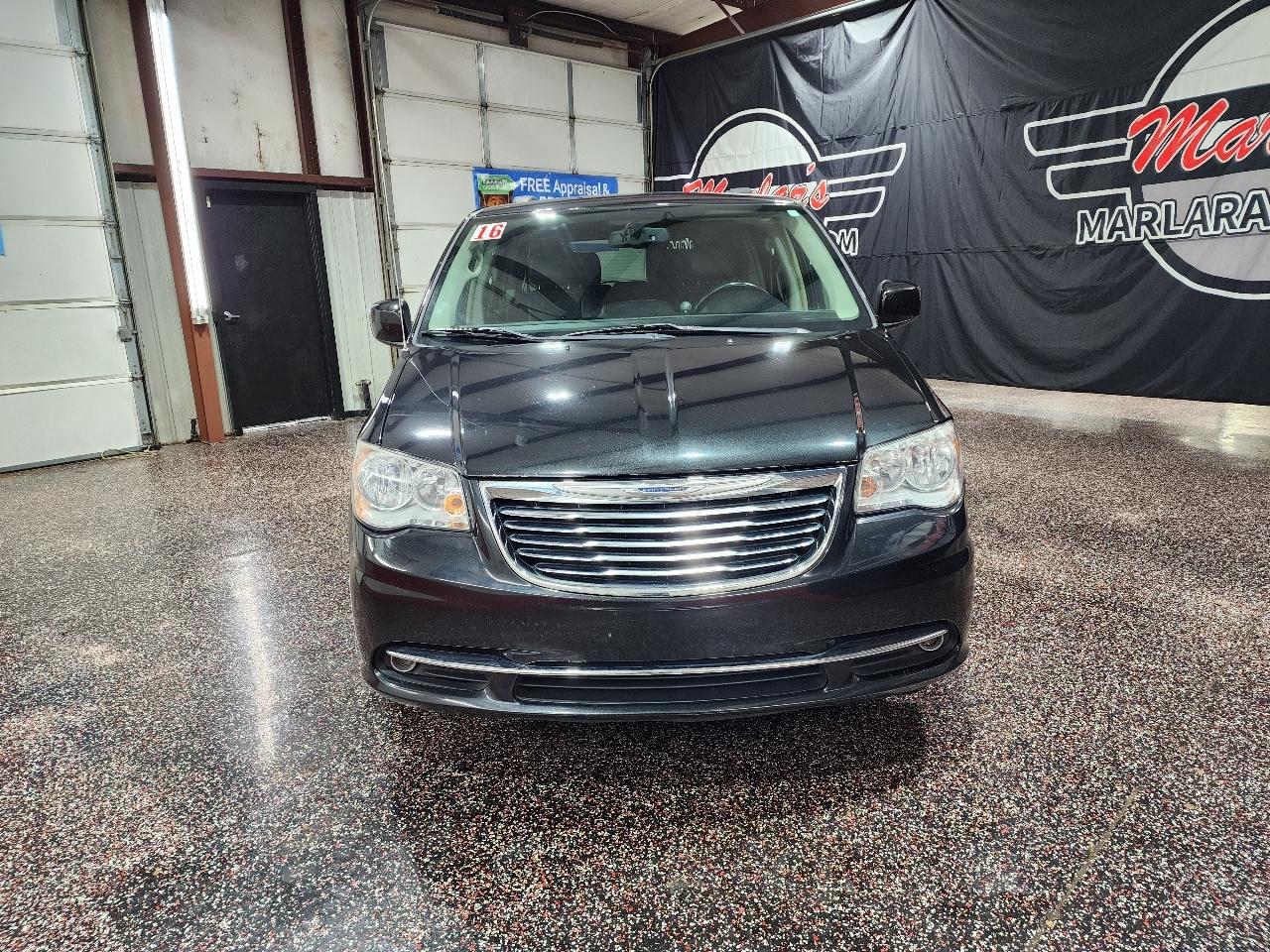Chrysler Town & Country 4dr Wgn Touring 2016