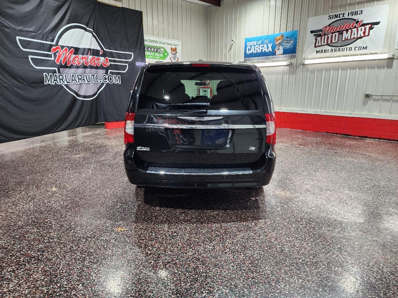 Chrysler Town & Country 4dr Wgn Touring 2016