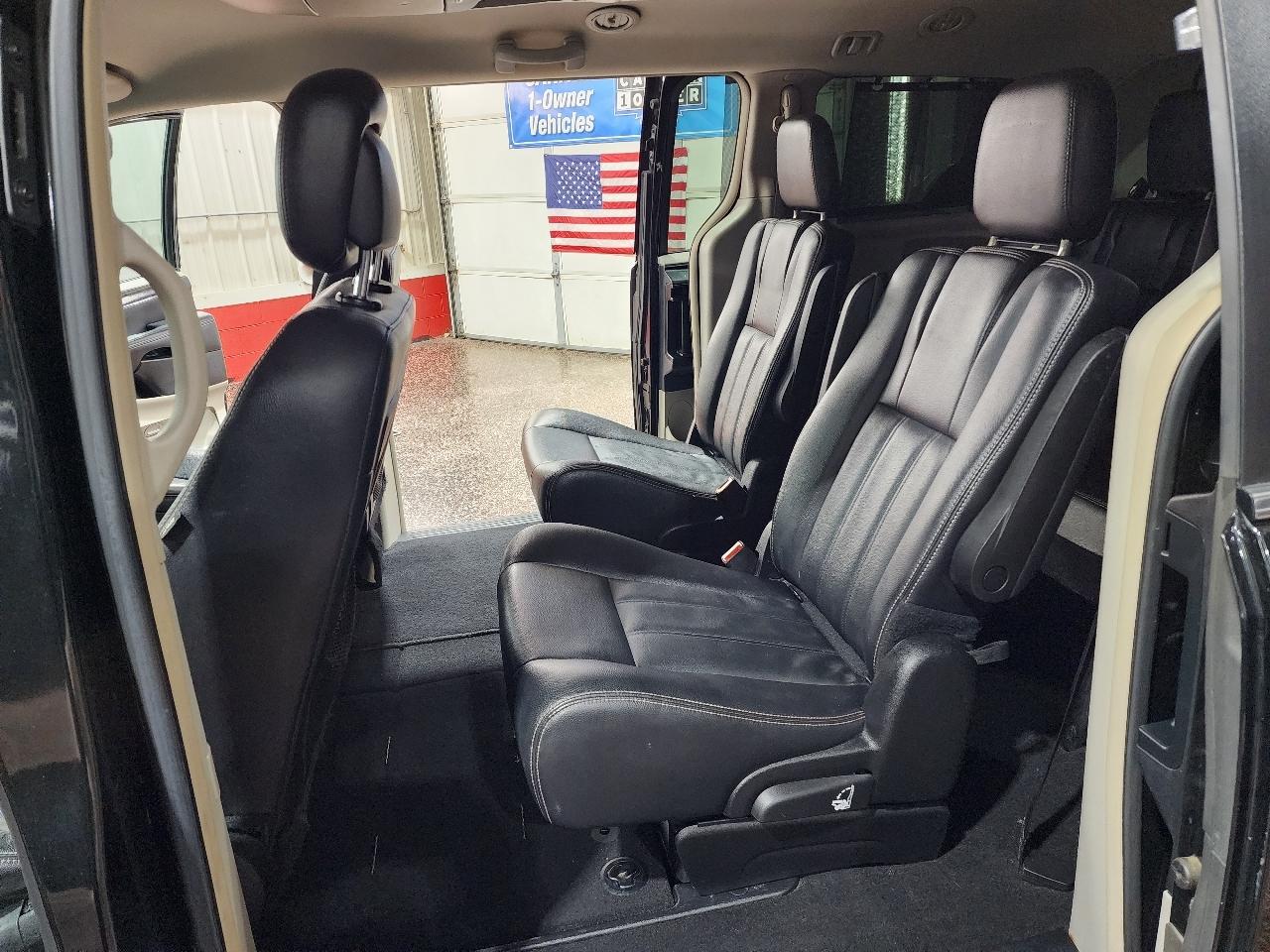 Chrysler Town & Country 4dr Wgn Touring 2016