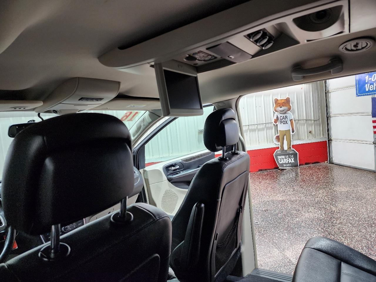 Chrysler Town & Country 4dr Wgn Touring 2016