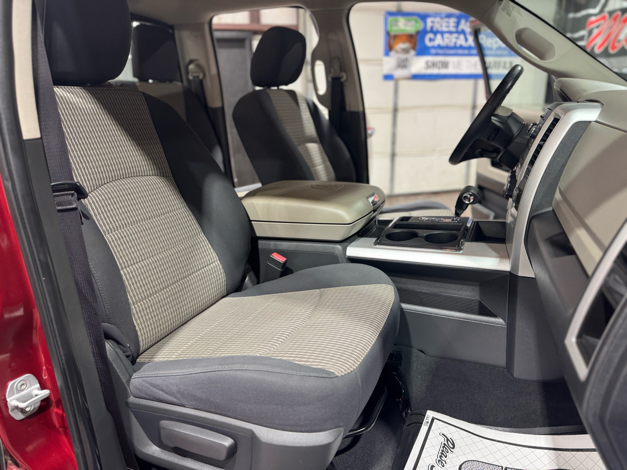 Dodge 1500 4WD Quad Cab 140.5" Big Horn 2011