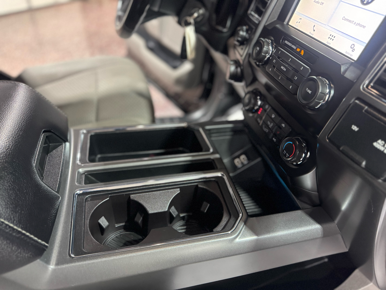 Ford F-150 4WD SuperCrew 139" XLT 2019