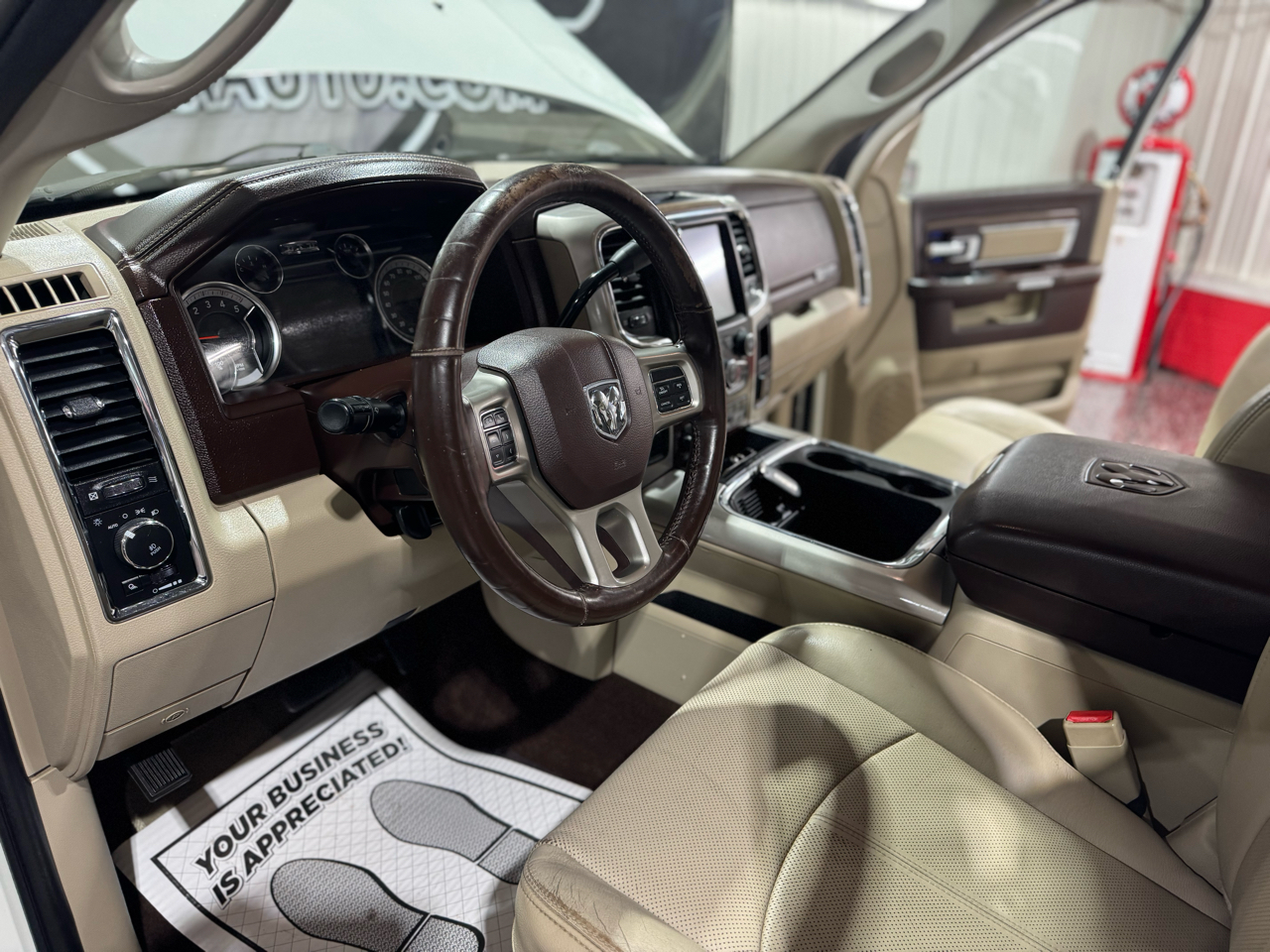 RAM 3500 Laramie 4x4 Crew Cab 8' Box 2018