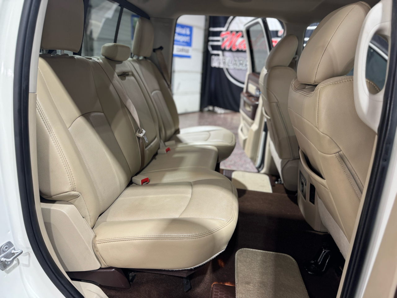 RAM 3500 Laramie 4x4 Crew Cab 8' Box 2018