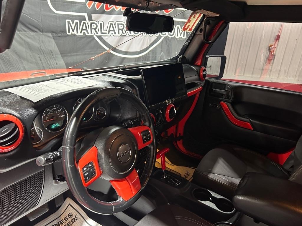 Jeep Wrangler Unlimited 4WD 4dr Sahara 2013