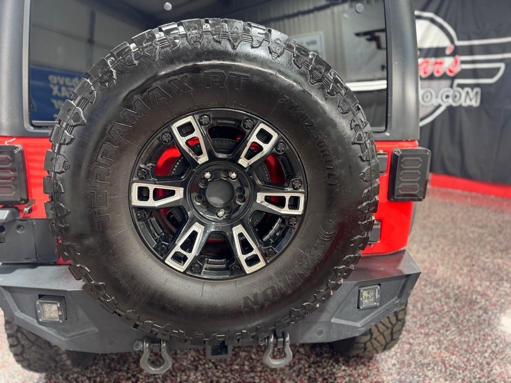 Jeep Wrangler Unlimited 4WD 4dr Sahara 2013