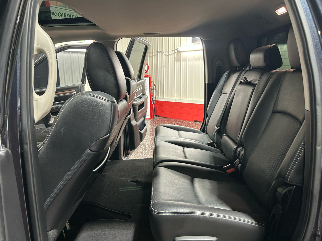 RAM 2500 4WD Mega Cab 160.5" Laramie 2016