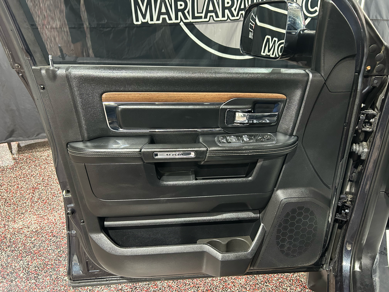 RAM 2500 4WD Mega Cab 160.5" Laramie 2016