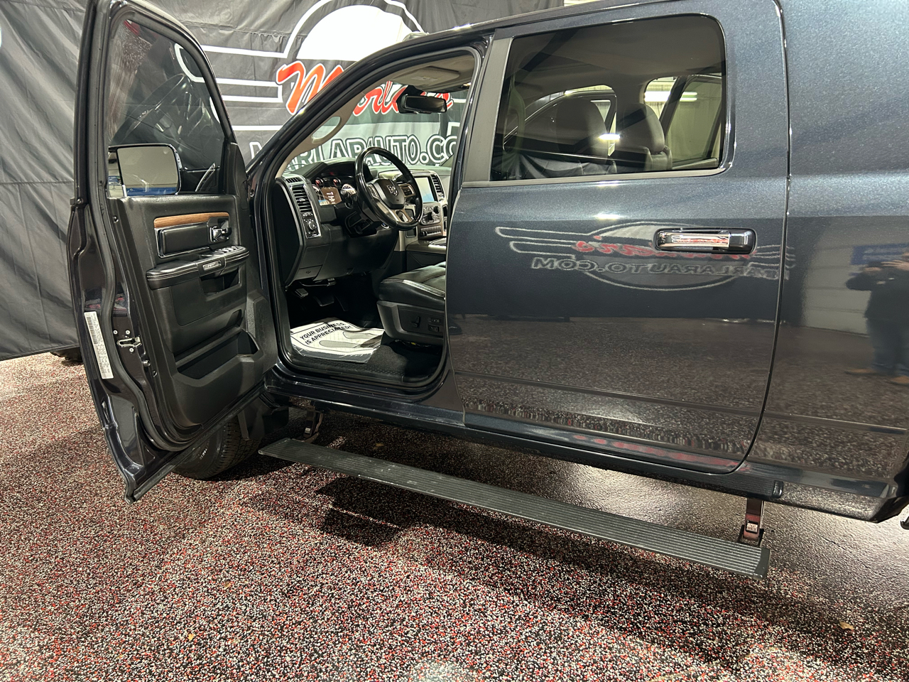 RAM 2500 4WD Mega Cab 160.5" Laramie 2016