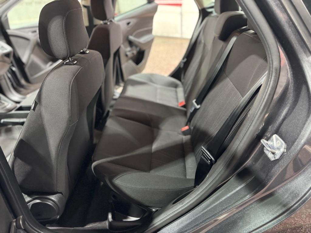 Ford Focus S Sedan 2017