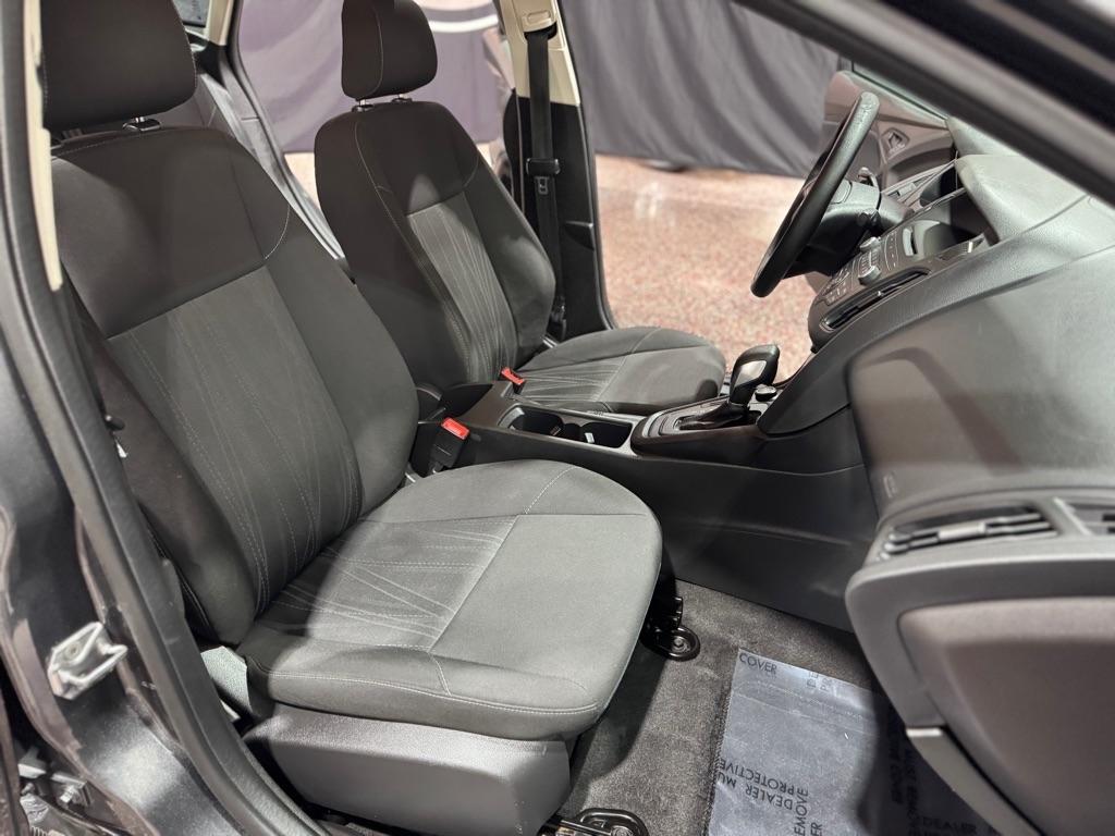 Ford Focus S Sedan 2017