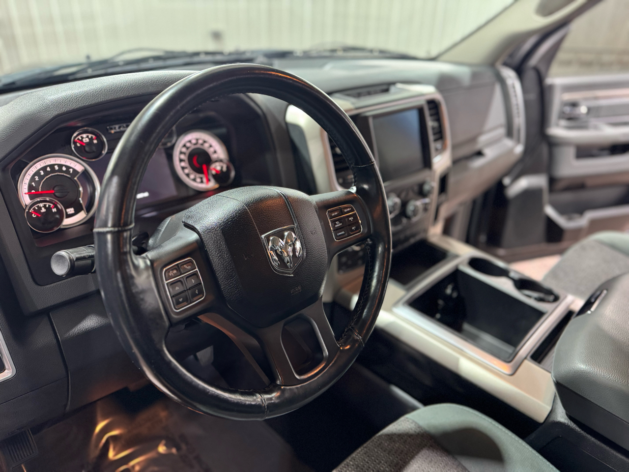 RAM 1500 4WD Quad Cab 140.5" Big Horn 2014