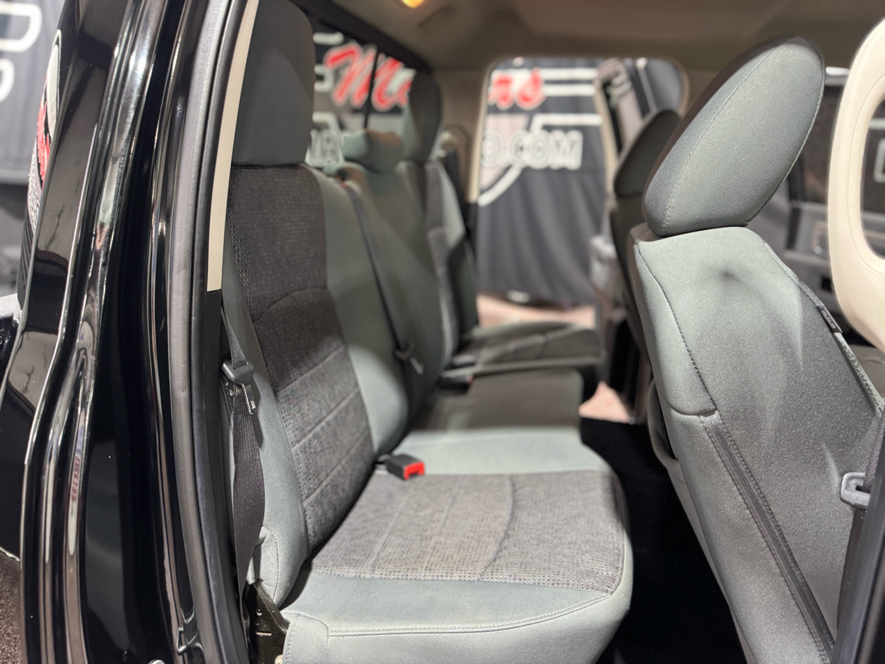 RAM 1500 4WD Quad Cab 140.5" Big Horn 2014