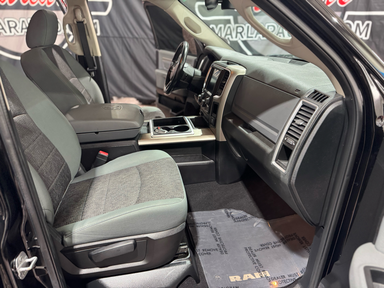 RAM 1500 4WD Quad Cab 140.5" Big Horn 2014