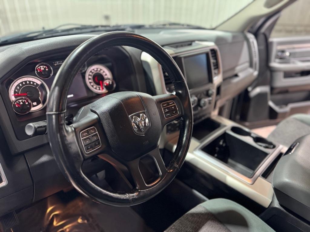 RAM 1500 4WD Quad Cab 140.5" Big Horn 2014