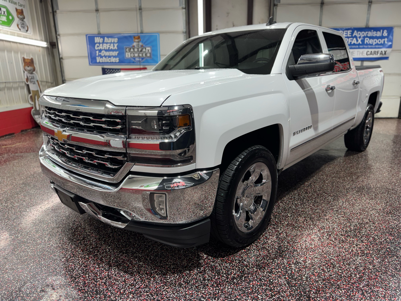 Chevrolet Silverado 1500 4WD Crew Cab 143.5" LTZ w/1LZ 2017