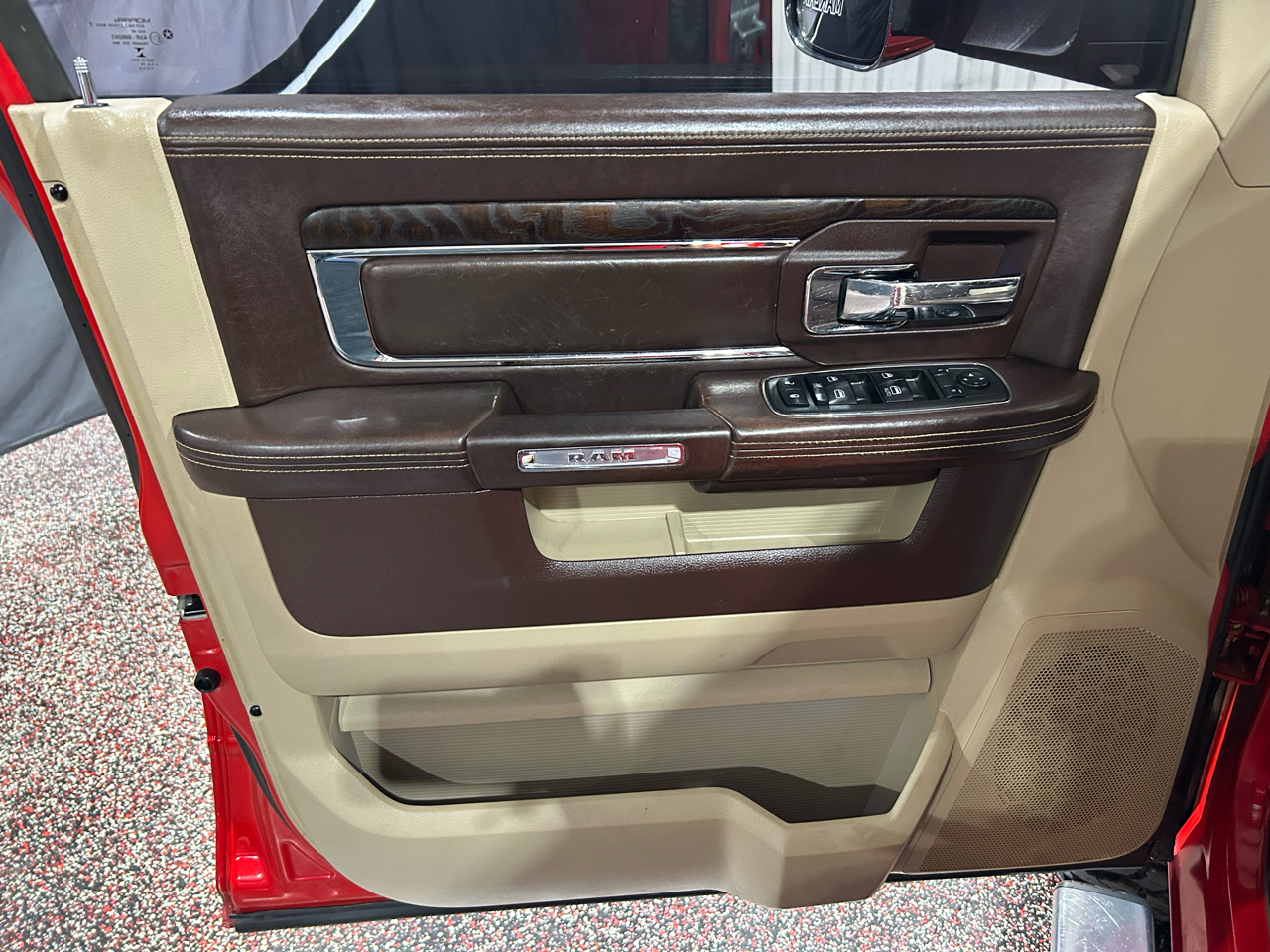 RAM 2500 4WD Crew Cab 149" Longhorn 2014