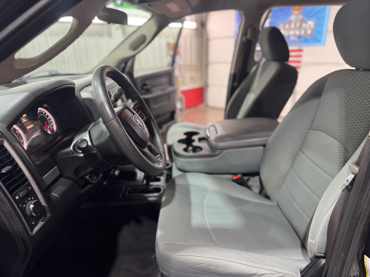 RAM 2500 Tradesman 4x4 Crew Cab 6'4" Box 2018