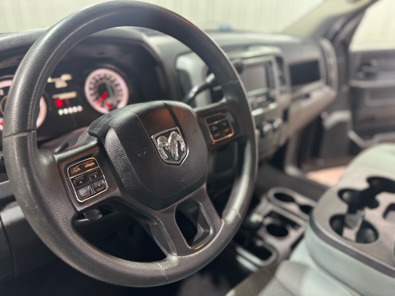 RAM 2500 Tradesman 4x4 Crew Cab 6'4" Box 2018