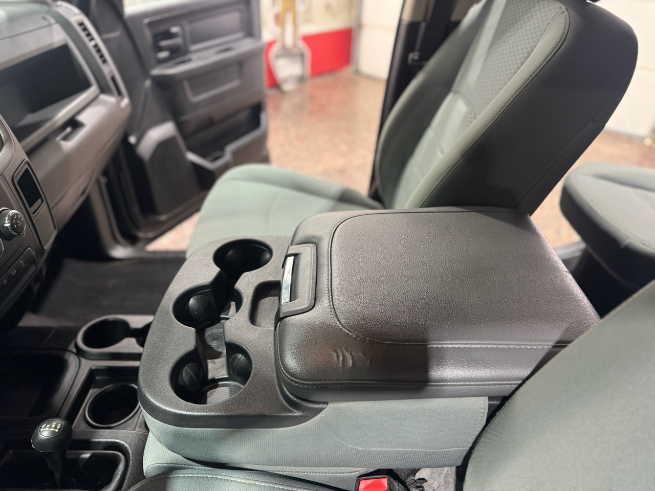 RAM 2500 Tradesman 4x4 Crew Cab 6'4" Box 2018