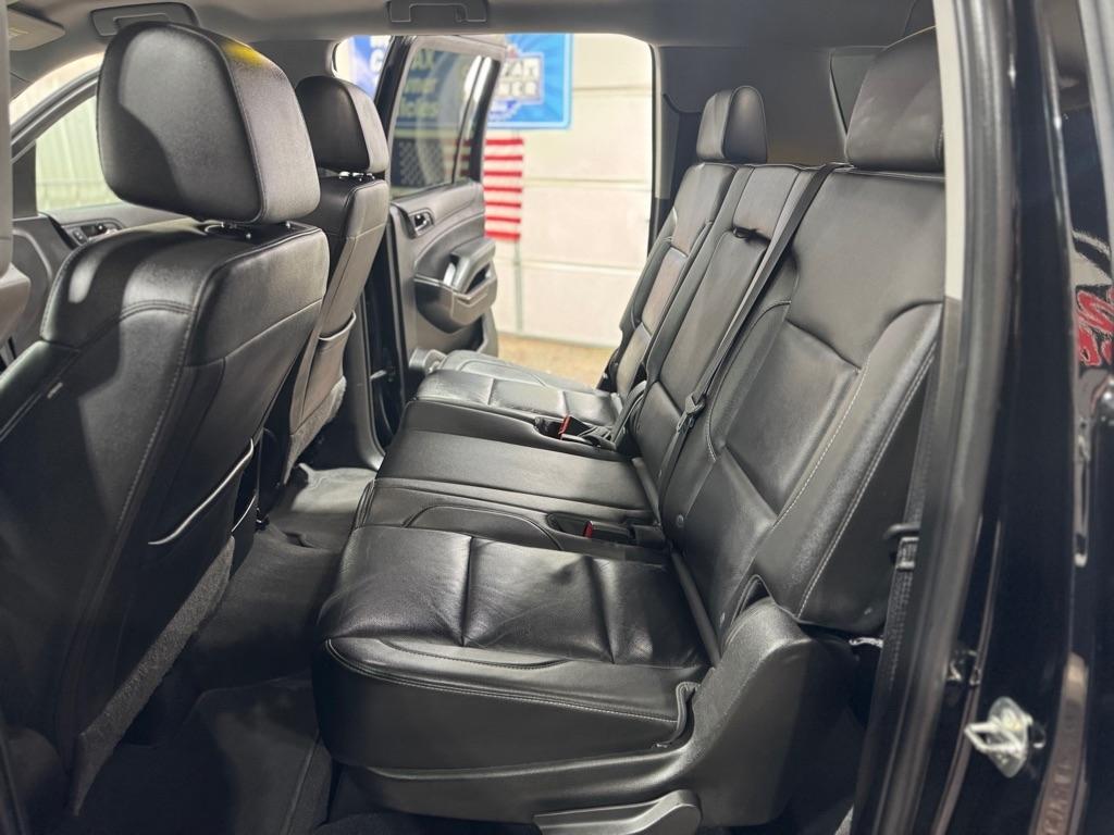 Chevrolet Suburban 4WD 4dr 1500 LT 2019