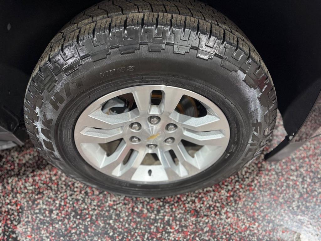 Chevrolet Suburban 4WD 4dr 1500 LT 2019