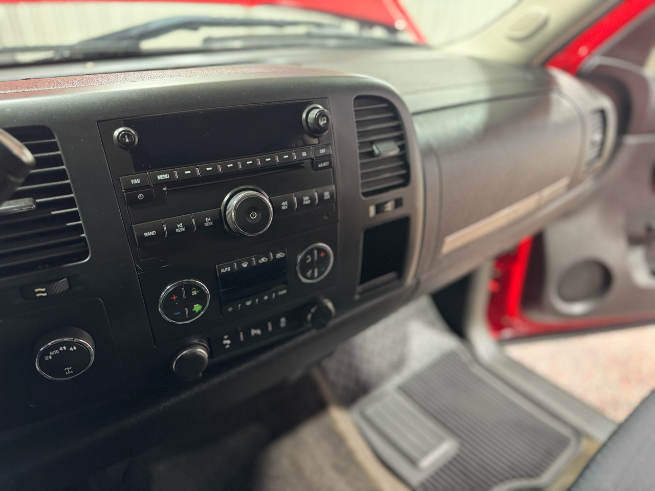 Chevrolet Silverado 1500 4WD Crew Cab 143.5" LT 2013