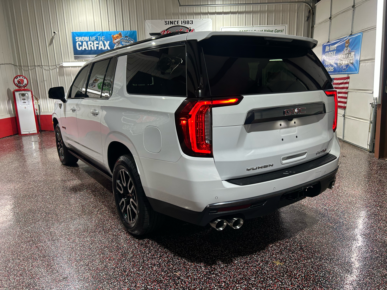 GMC Yukon XL 4WD 4dr AT4 2023