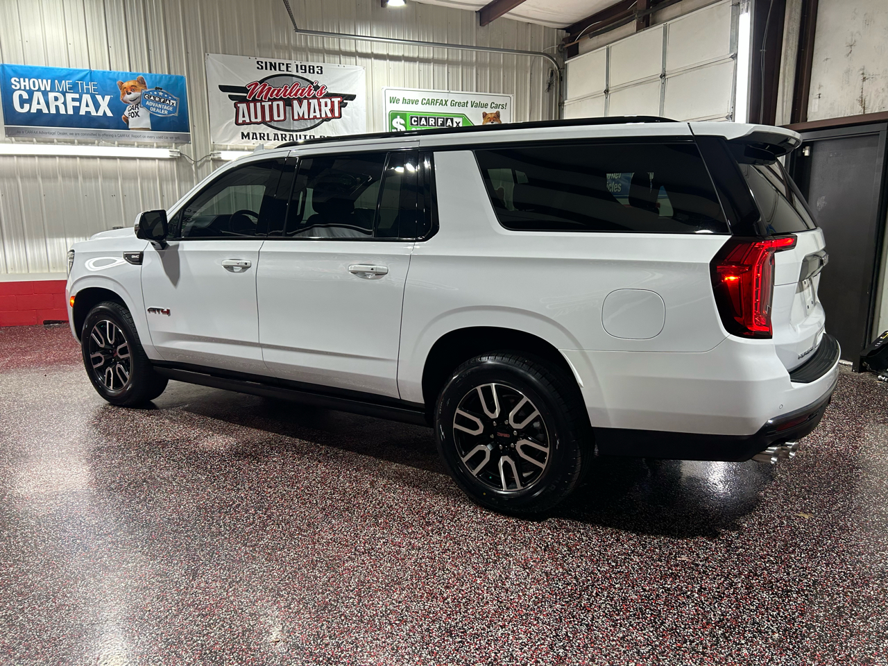 GMC Yukon XL 4WD 4dr AT4 2023