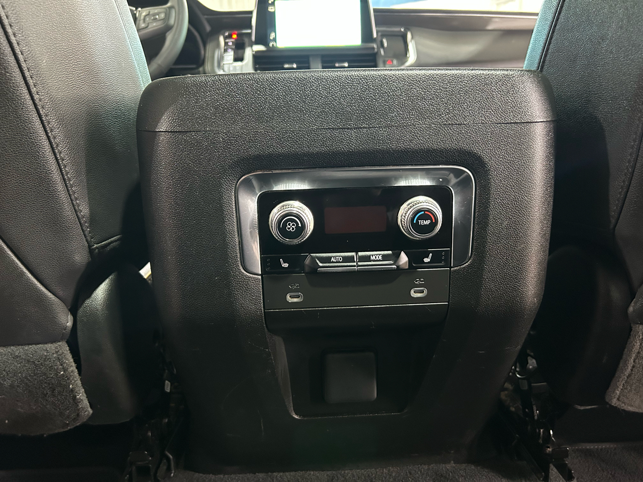 GMC Yukon XL 4WD 4dr AT4 2023