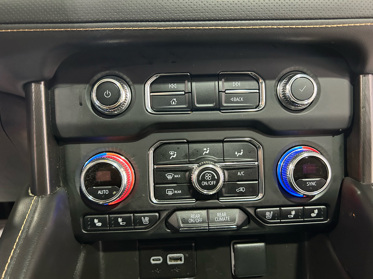 GMC Yukon XL 4WD 4dr AT4 2023