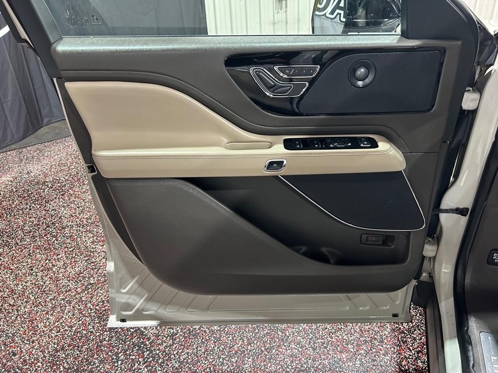 Lincoln Aviator Reserve AWD 2021