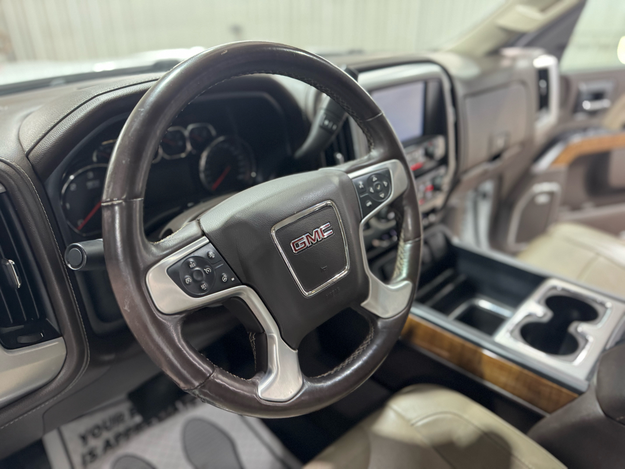 GMC Sierra 1500 4WD Crew Cab 143.5" SLT 2016