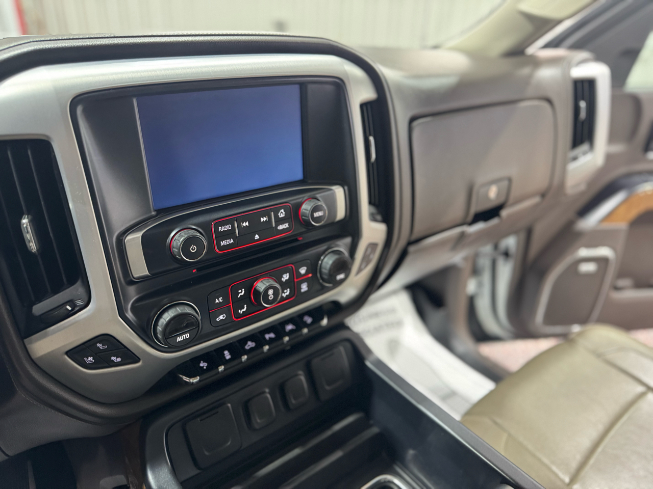 GMC Sierra 1500 4WD Crew Cab 143.5" SLT 2016