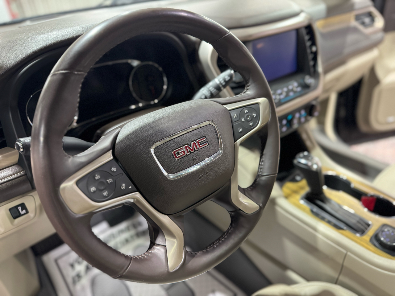 GMC Acadia AWD 4dr Denali 2019