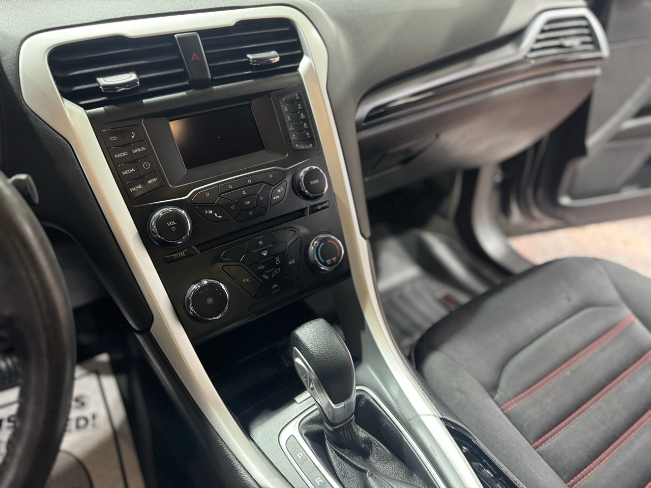 Ford Fusion 4dr Sdn SE FWD 2015