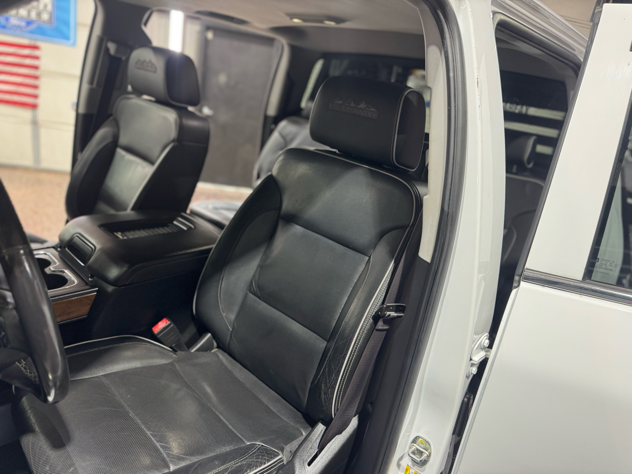 Chevrolet Silverado 2500HD 4WD Crew Cab 153.7" High Country 2017