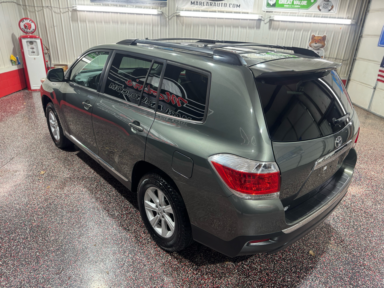 Toyota Highlander FWD 4dr I4 (Natl) 2013