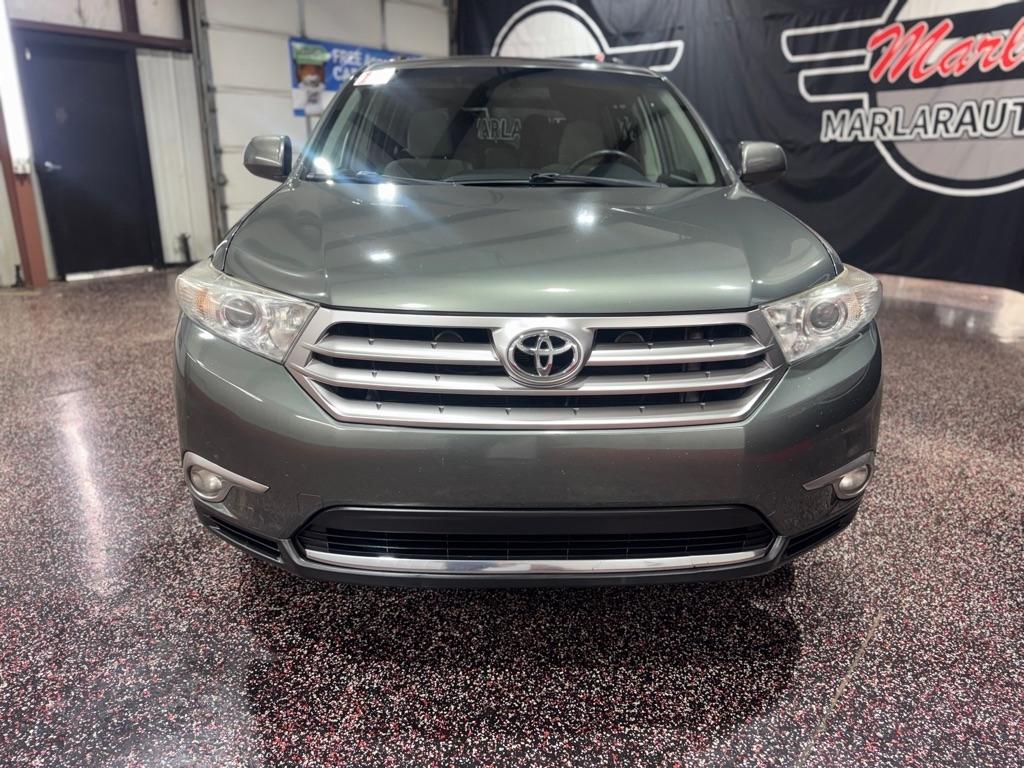 Toyota Highlander FWD 4dr I4 (Natl) 2013