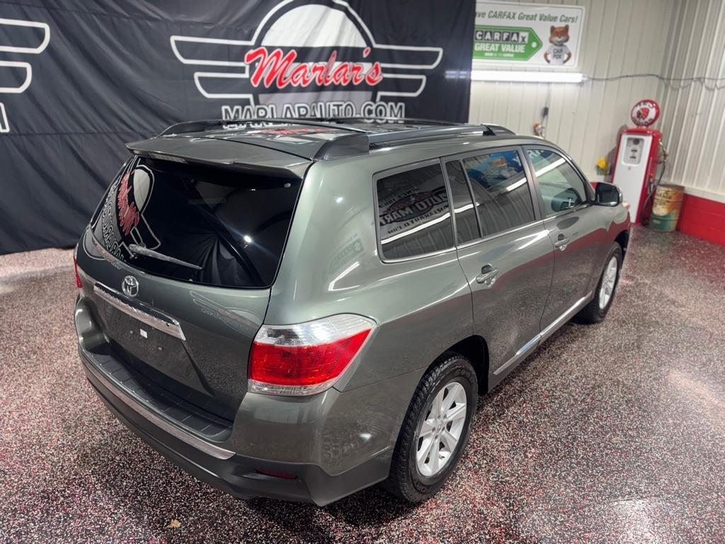 Toyota Highlander FWD 4dr I4 (Natl) 2013