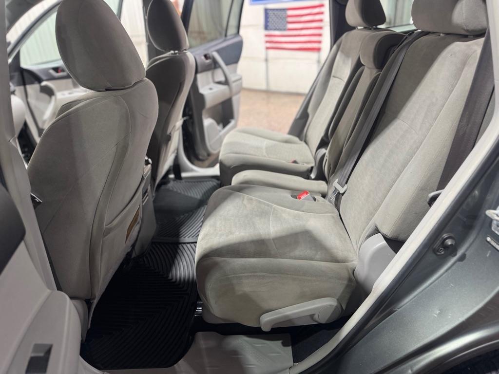 Toyota Highlander FWD 4dr I4 (Natl) 2013