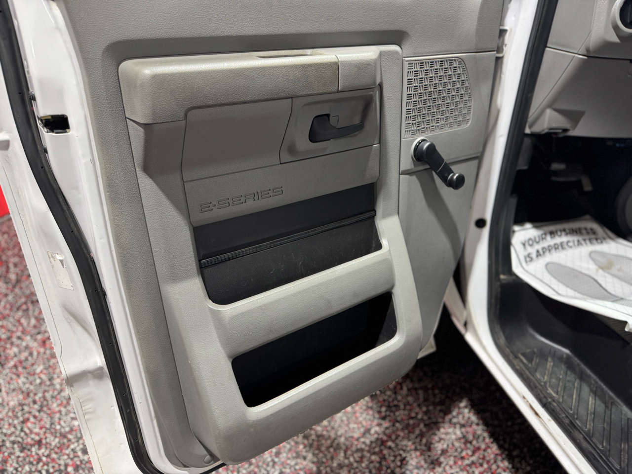 Ford Econoline Cargo Van E-250 Ext Recreational 2014