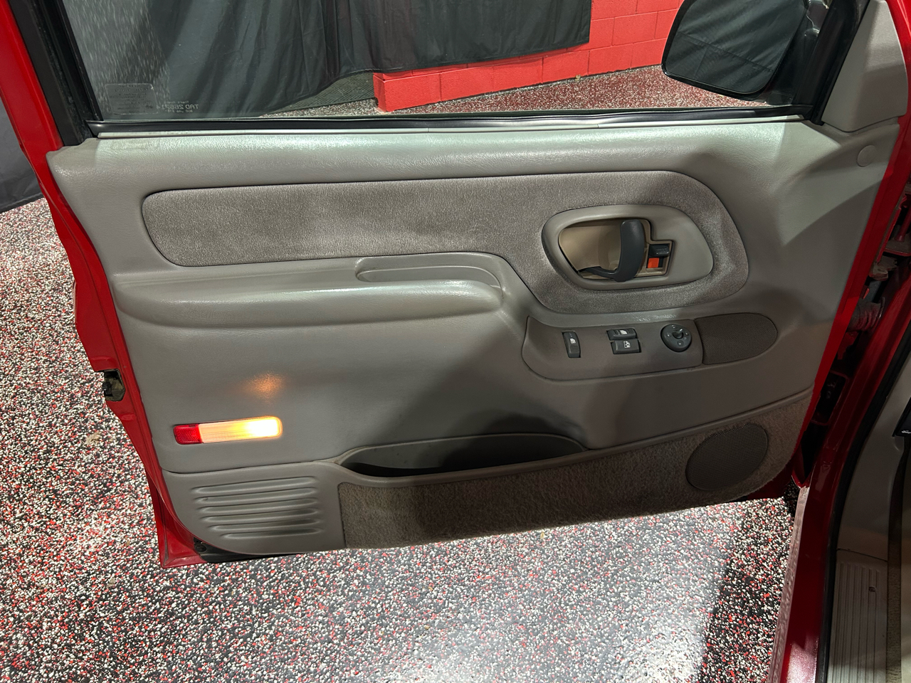 GMC Sierra 1500 Reg Cab Sportside 117.5" WB 1997