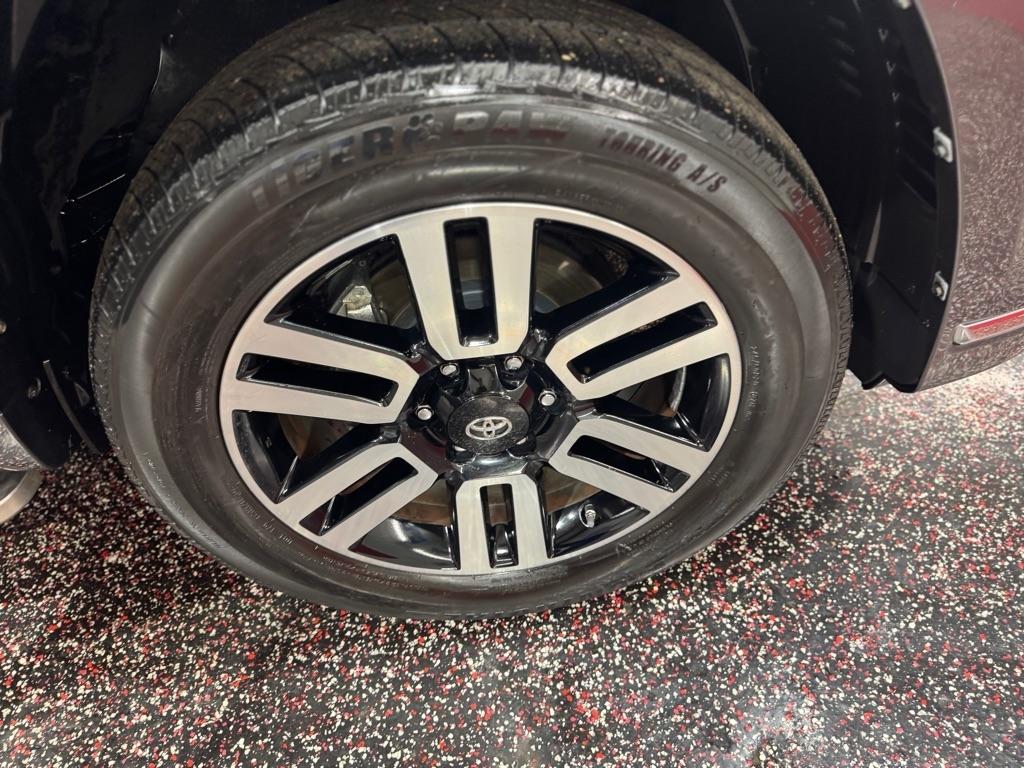 Toyota 4Runner TRD Off Road Premium 4WD (Natl) 2018